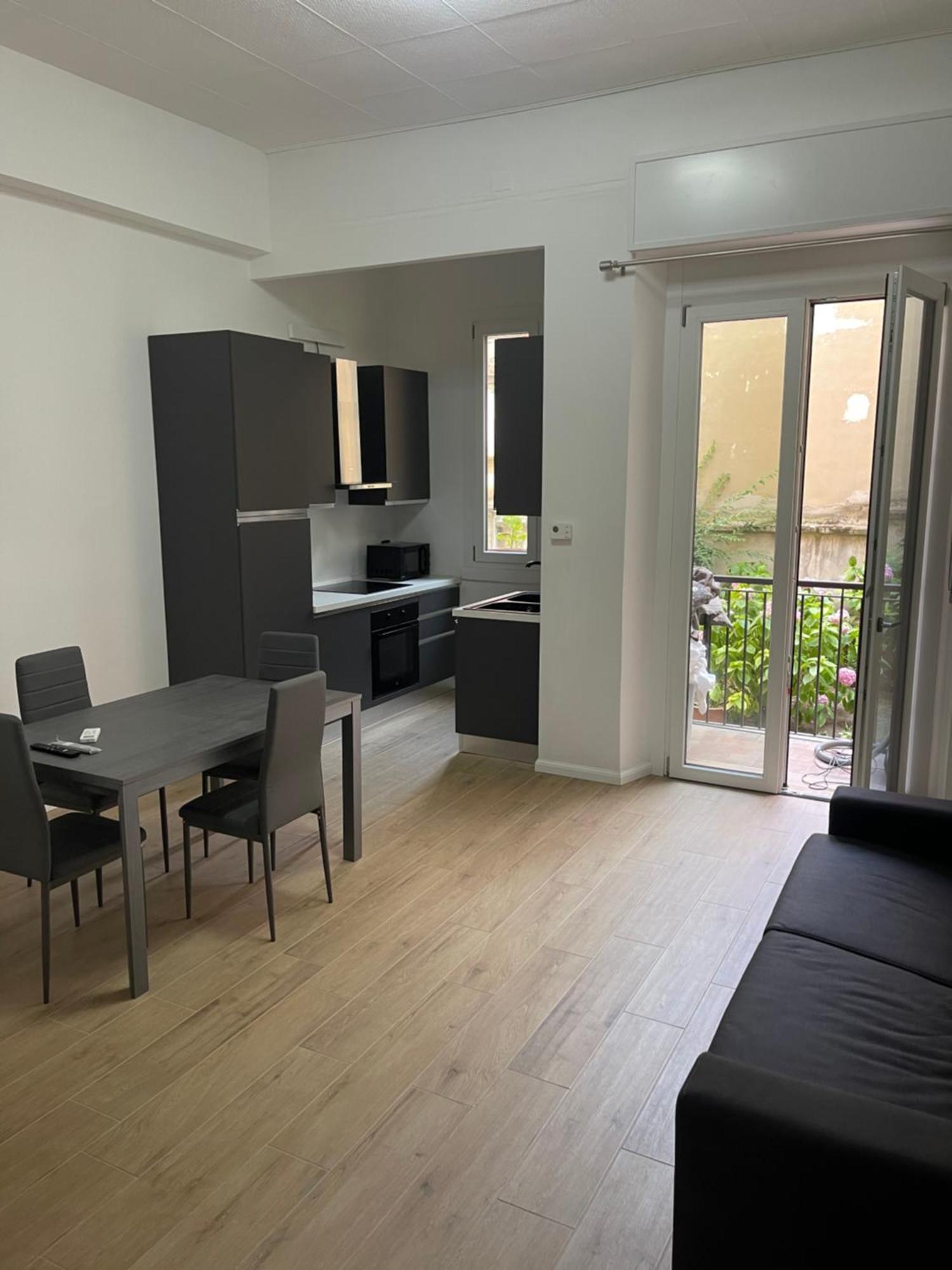 Ampio Bilocale Zona Navigli Lägenhet Milano Exteriör bild